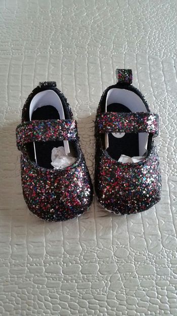 Ballerines noir paillettés 3/6 mois neuves