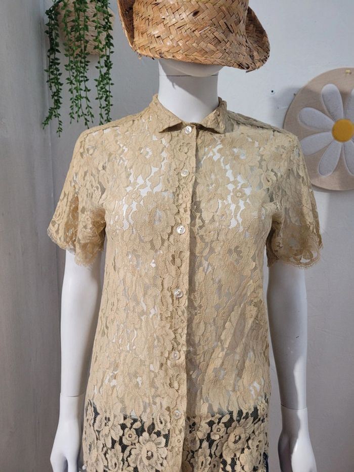 Chemise en dentelle