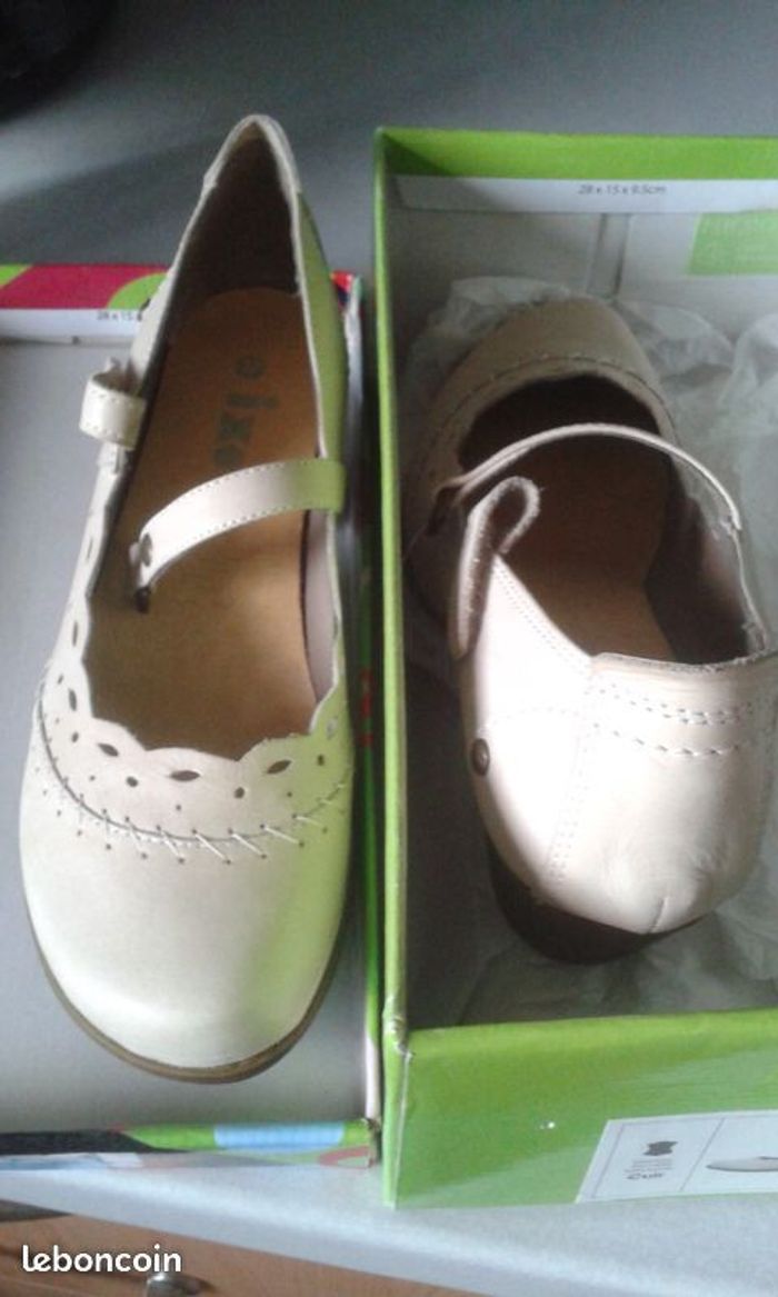 Chaussures en cuir neuves - photo numéro 2