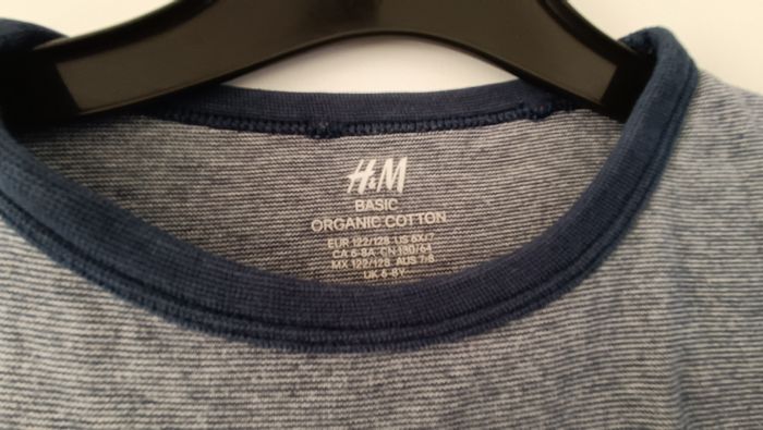 2 t-shirts 6 ans - photo numéro 2