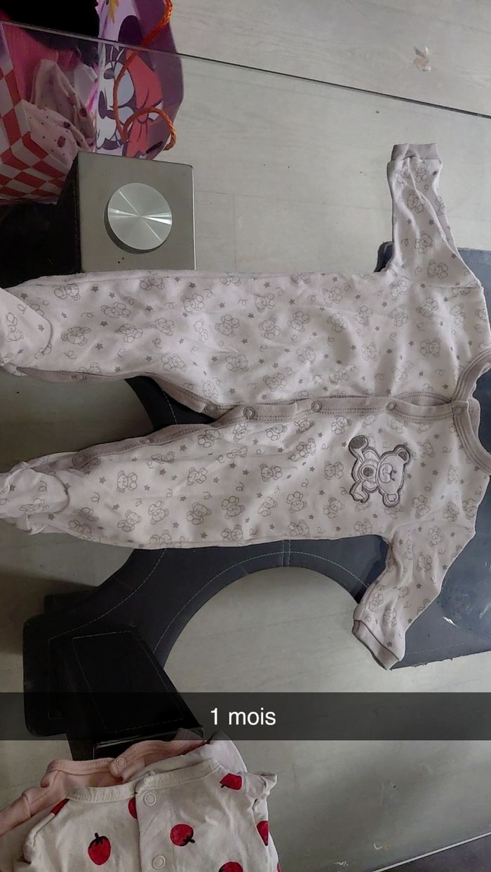 Lot pyjamas 1 mois - photo numéro 6