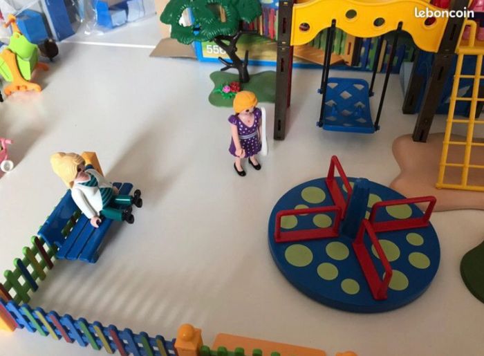 Playmobil 5568 - square avec enfants - photo numéro 7