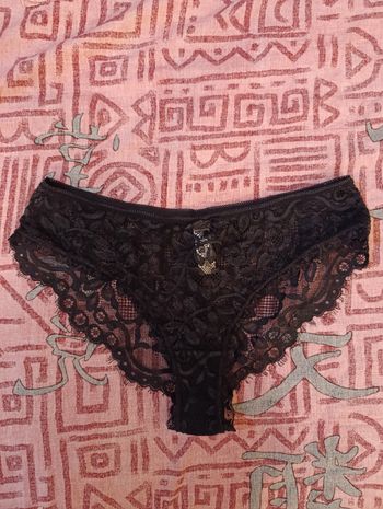 Culotte noir a dentelle