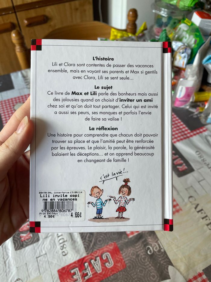 Livre Lili invite une copine en vacances - photo numéro 2