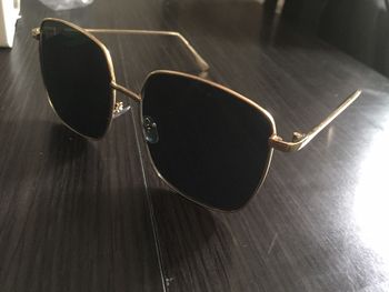 Lunettes de soleil NEUVES unisexe