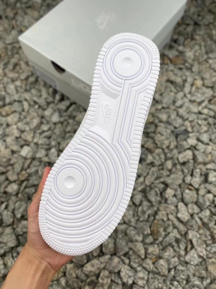 Nike Air Force 1 Low '07 White taille :44 - photo numéro 9
