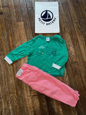 T-shirt et pantalon petit bateau  24 mois