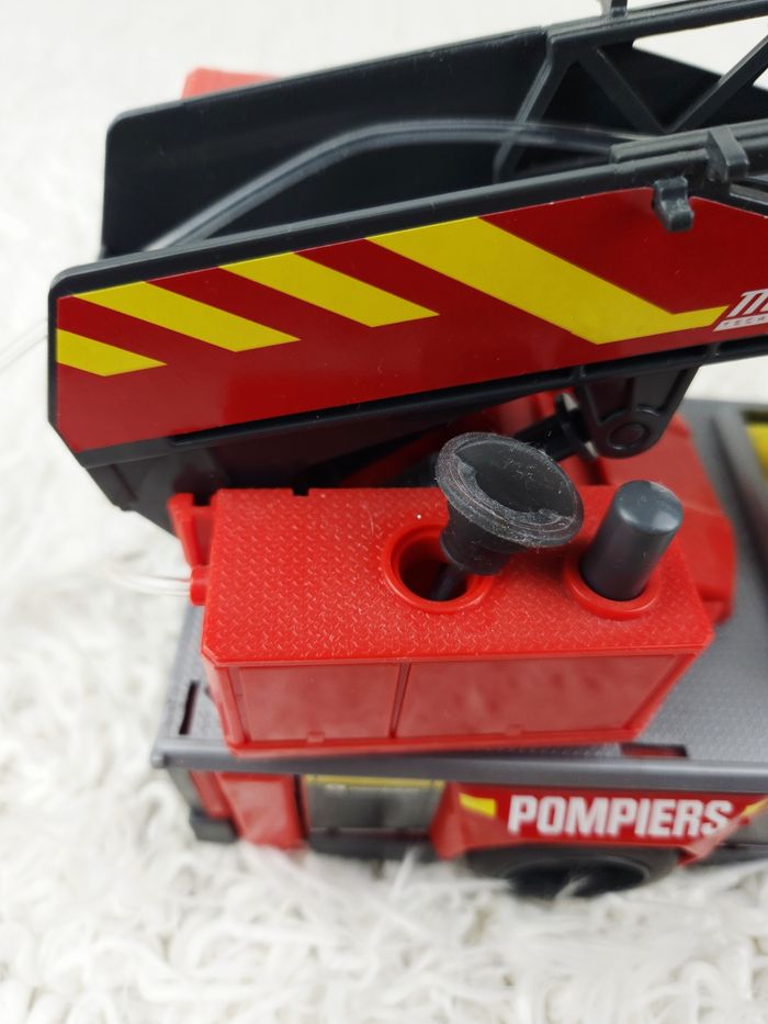 Camion de pompiers avec lanceur d eau Scania marque Dickie Toys 🎅 - photo numéro 10