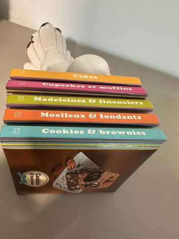 Lot de 5 livres de pâtisserie Hachette