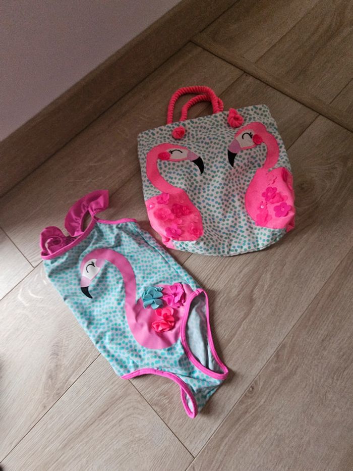 Maillot de bain fille et son sac assorti 3 ans
