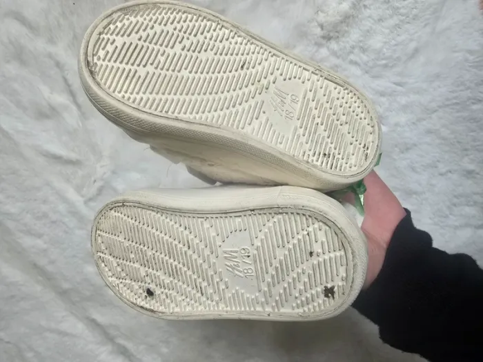 Basket broderie dentelle h&m taille 18/19 - photo numéro 5