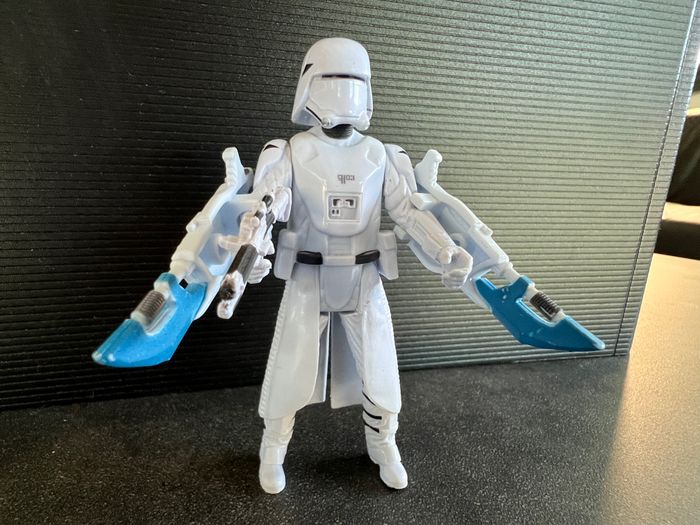 Snowtrooper du Premier Ordre - Figurine Star Wars 10cm - photo numéro 2