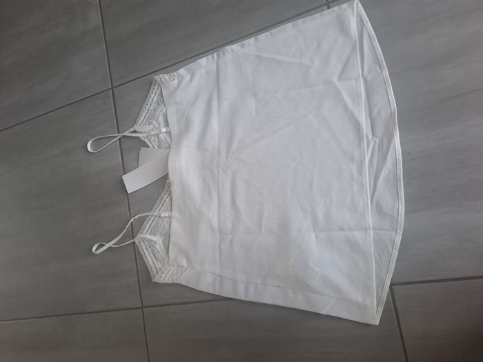 Débardeur blanc neuf Kiabi Taille XS (34) - photo numéro 8