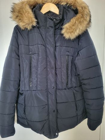 Doudoune Marine Taille 42 Capuche fausse fourrure acrylique Neuf sans Etiquette