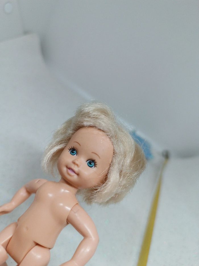 Petite poupée doll mannequin kelly Betty Shelly enfants girl fille cheveux court blonde M&C M c - photo numéro 14