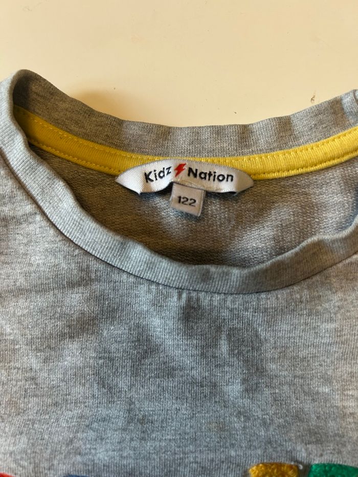 Pull pour garçon en bon état taille 7 ans couleur gris - photo numéro 7
