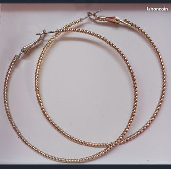 Créoles couleur or / doré, torsadées