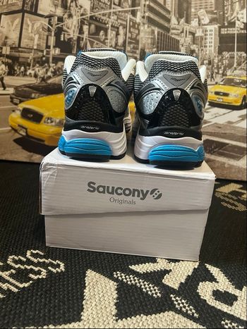 Saucony omni 9 bleu taille 43