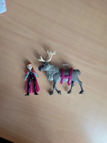 Figurine reine des neiges Anna