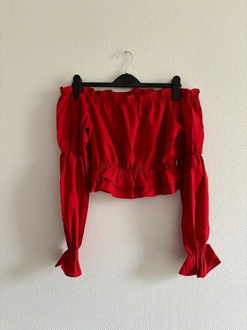 Top épaules dénudées rouge