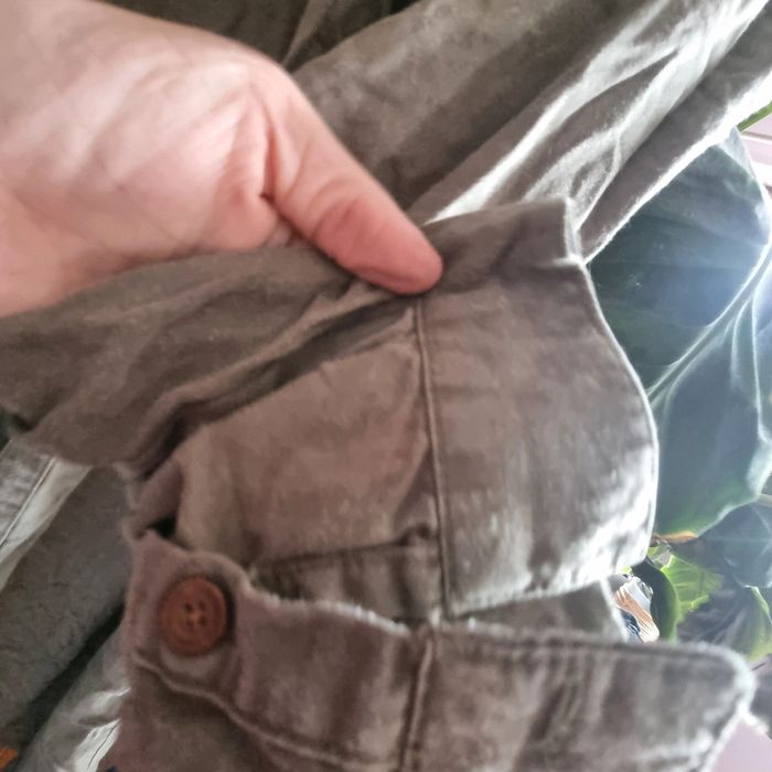 Robe en jean kaki manches longues manque 1 bouton sur unemanche neuve jamais portées - photo numéro 7