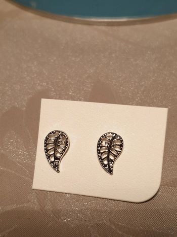 Boucles d'oreilles feuilles Neuves