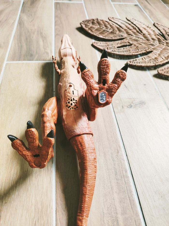 🦖 Dinosaure Tyrannosaure t-rex sonore Trash'n trow Jurassic World/ Jurassic park Mattel - photo numéro 3