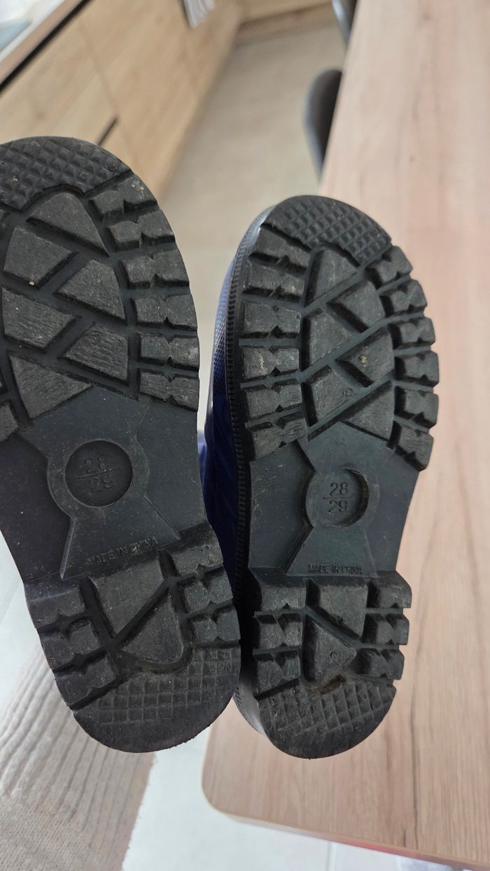 Bottes de pluie Spiderman taille 28/29 - photo numéro 5