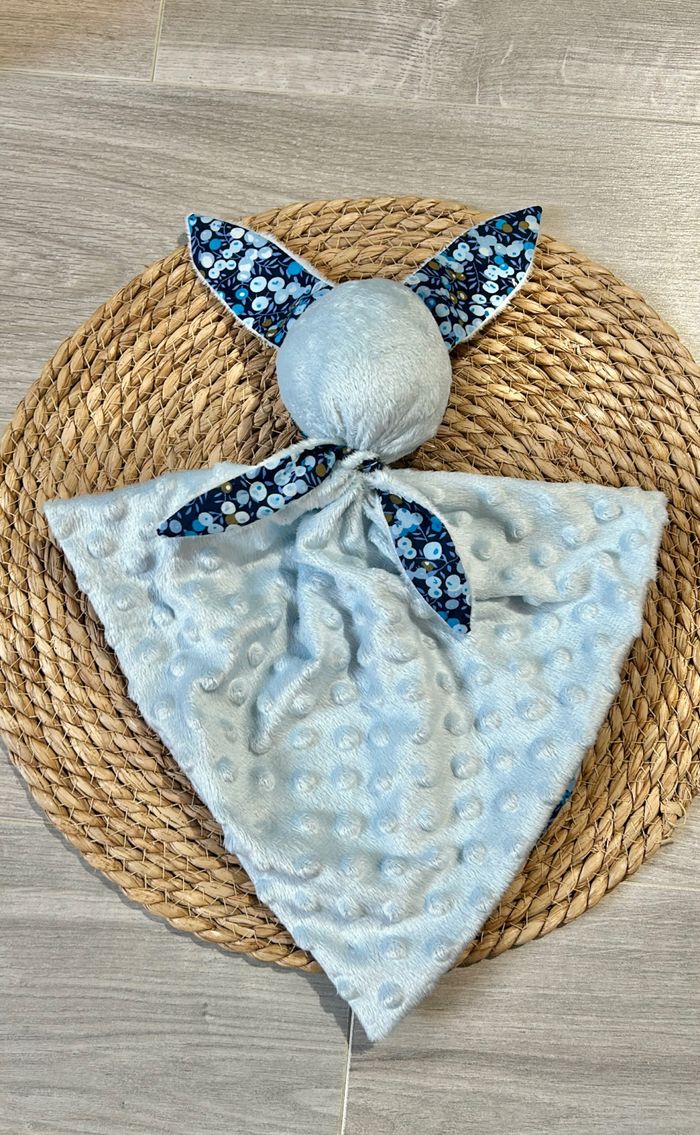 Doudou liberty bleu fait main