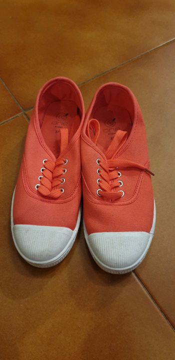Chaussure en toile orange