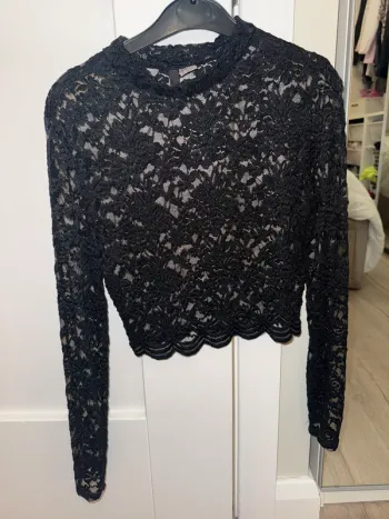 Women black lace long sleeve top size small S / 36 / 8