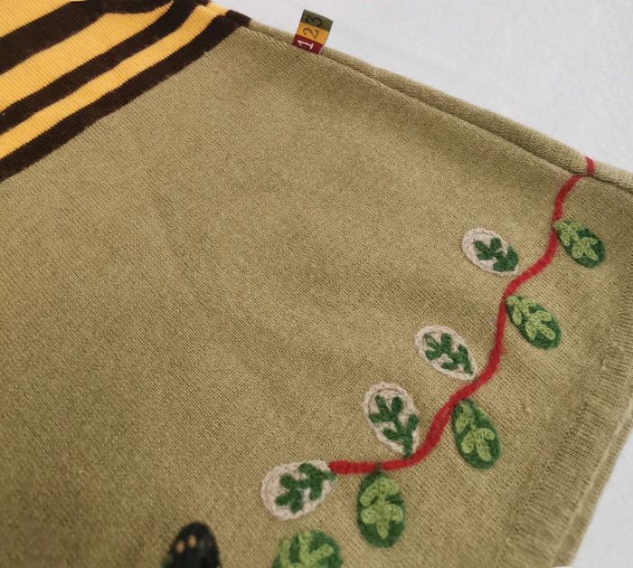 Robe  👣  vintage,  chaude, en laine,  brodée  du  pareil  au  même, dpam  6 mois - photo numéro 3