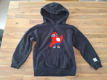 Sweat Paris 2024 7-8 ans comme neuf