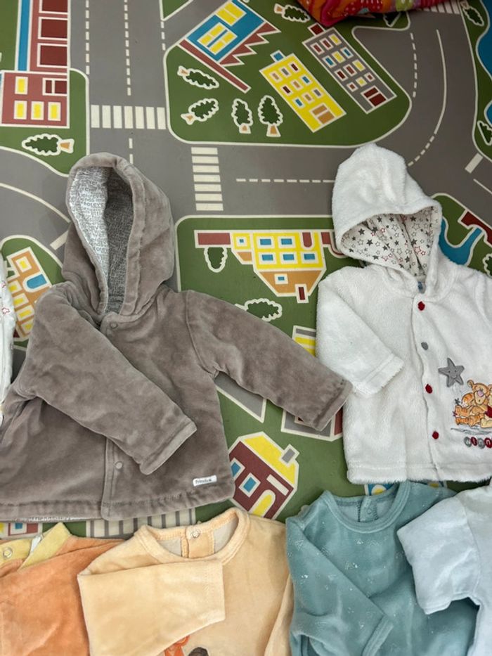 Lot de 22 vêtements en 1 mois - photo numéro 2