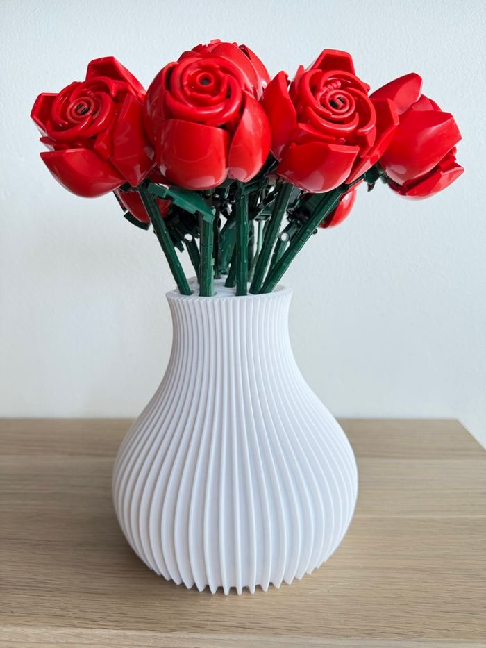Vase idéal fleurs lego avec support de tiges 3D - photo numéro 1