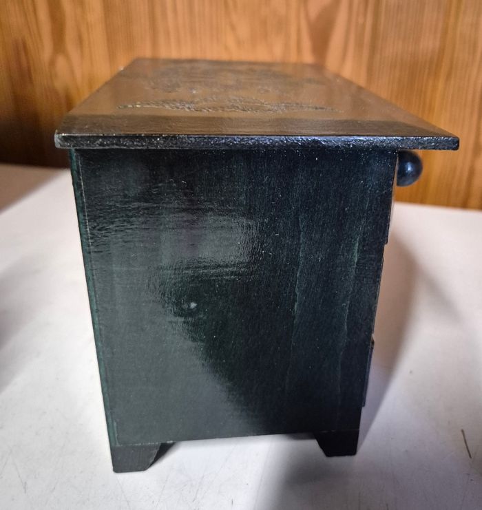 Mini commode bois 4 tiroirs vernis teinté vert foncé motif floral gravé boîte à bijoux - photo numéro 5