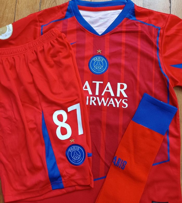 Kit football Joao Neves taille 14 ans PSG rouge extérieur 2026 - photo numéro 4