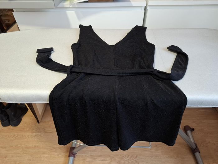 Beau combi short femme Jennyfer S noir pailleté à ceinture excellent état - photo numéro 5