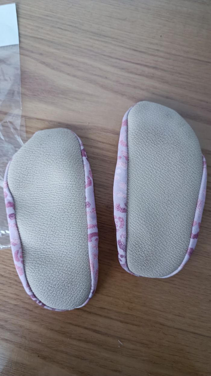 Chaussons de bain Bébé Requin 18-20 - photo numéro 2