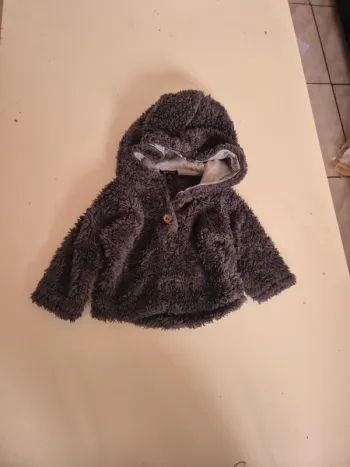 Gilet à capuche 1 mois