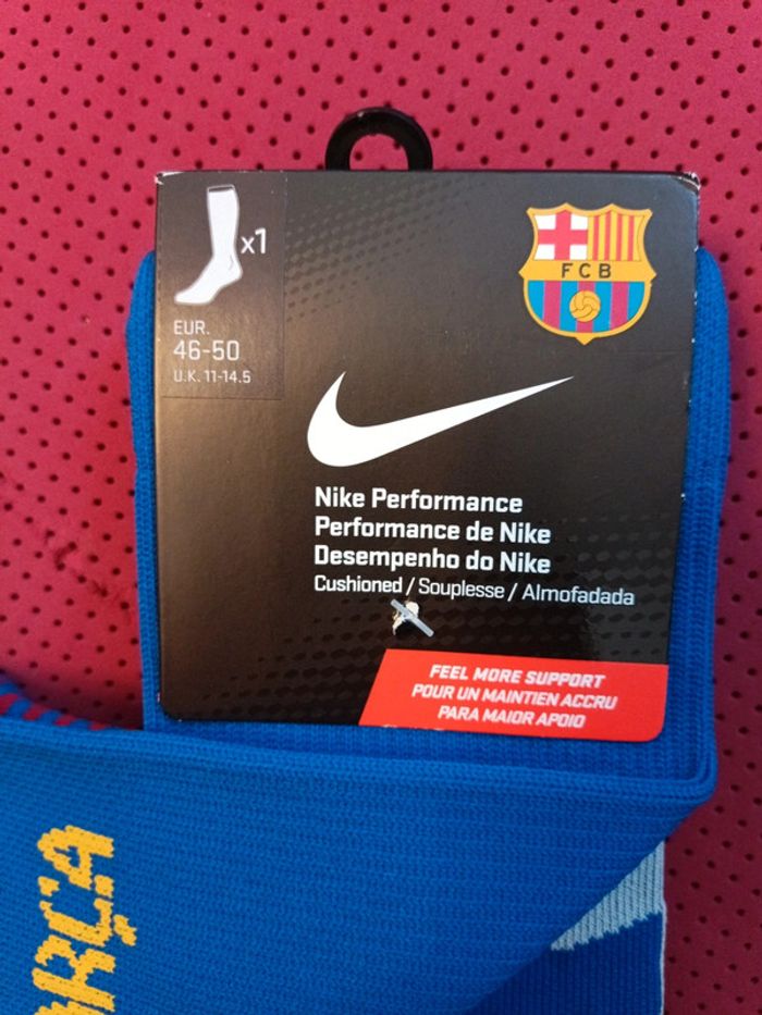 Chaussettes de foot FC Barcelone, Nike Authentique Officiel taille 46/50, Neuf - photo numéro 2