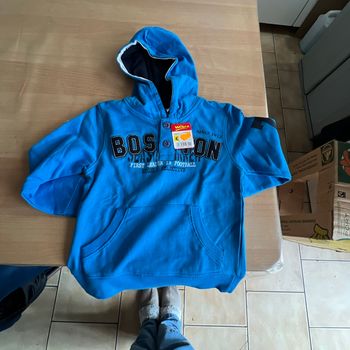 Pull capuche  104/110