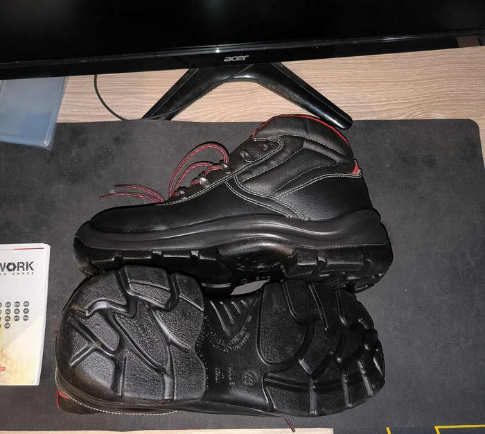 Chaussures de Sécurité - Uniwork - Taille 43 - Neuf - Noir/Rouge - photo numéro 2