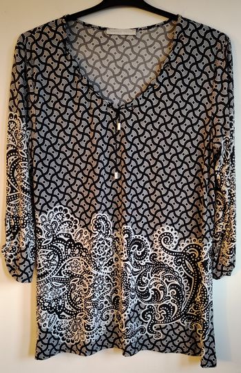 Blouse femme Armand Thiery noir blanc imprimé graphique manches 3/4
