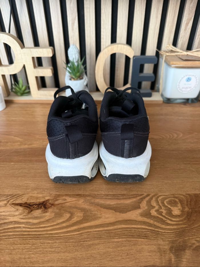 Baskets noir Nike Air Max Pointure 35 - photo numéro 4