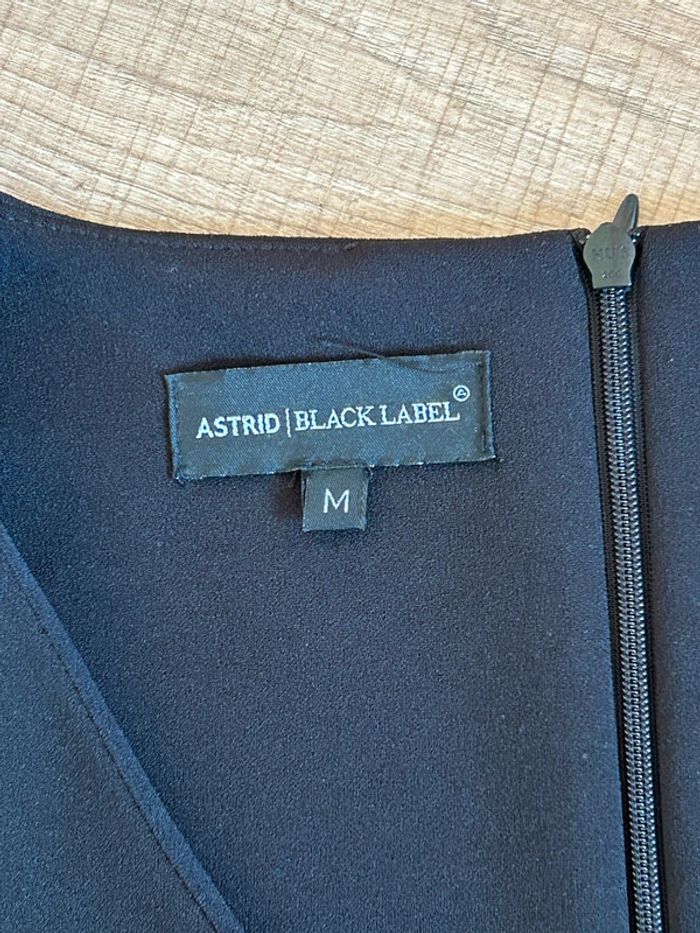 Robe noire et dorée Astrid Black Label taille M jamais portée - photo numéro 15