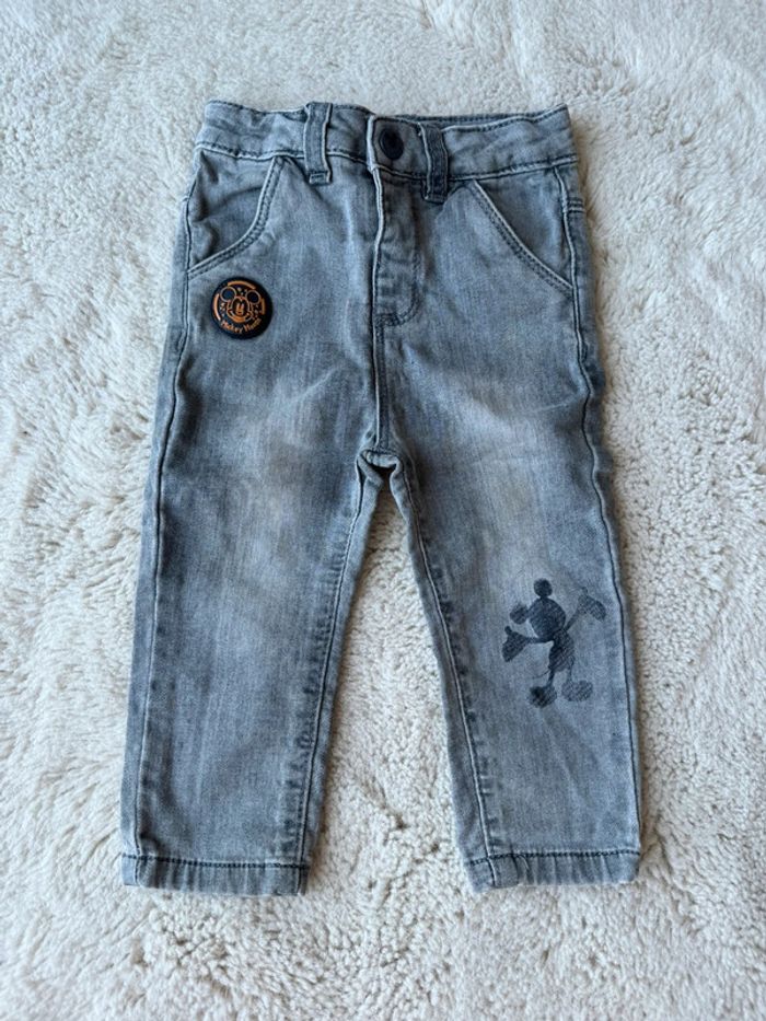 Lot 9 vêtements - 9 mois bébé garçon - pulls- jeans-tee shirts - chemise - très bon état - photo numéro 15