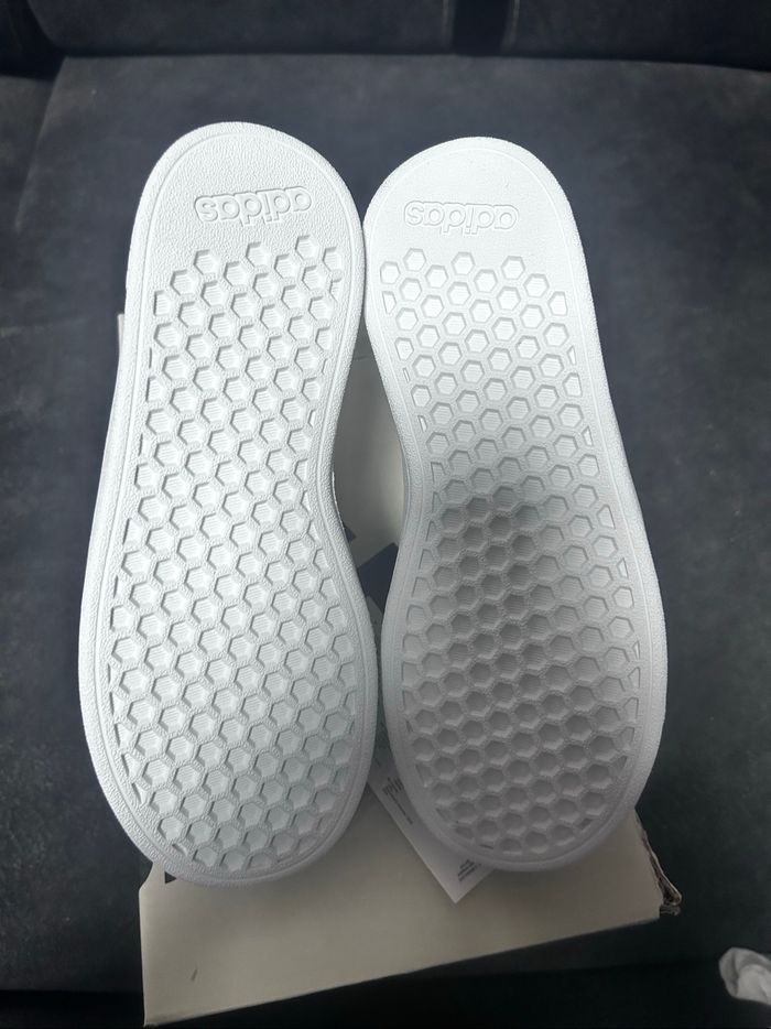 Baskets chaussures adidas neuf - photo numéro 4
