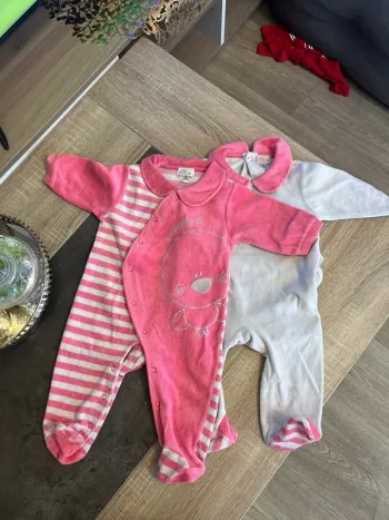 Lot pyjamas 6 mois