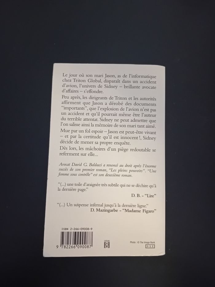 Livre "Une femme sous contrôle" - photo numéro 2